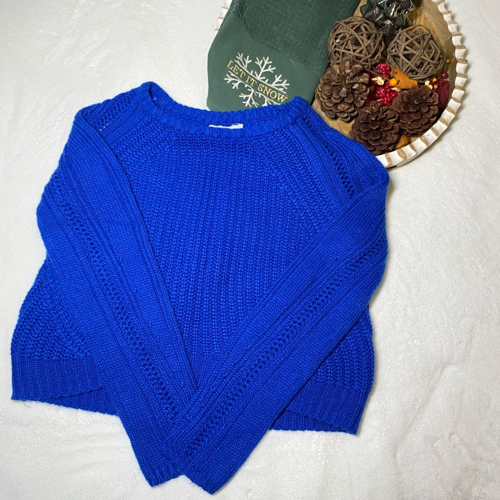 Stylish Cropped Knit Sweater